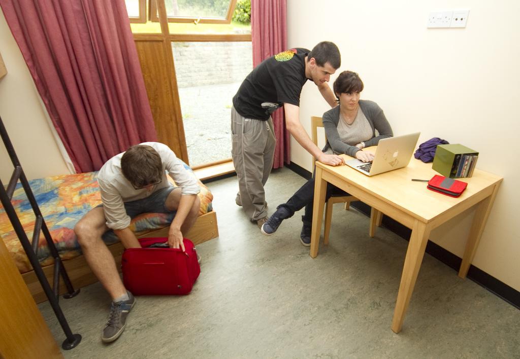 Errigal Youth Hostel Гуидор Экстерьер фото